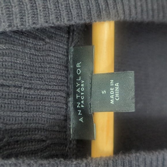 Ann Taylor Black Knit Cardigan - Small Good Condition - Picture 4 of 5